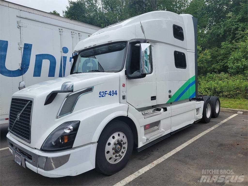 Volvo VNL64T780 Naudoti vilkikai