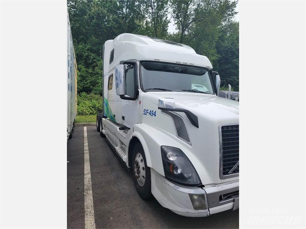 Volvo VNL64T780 Naudoti vilkikai