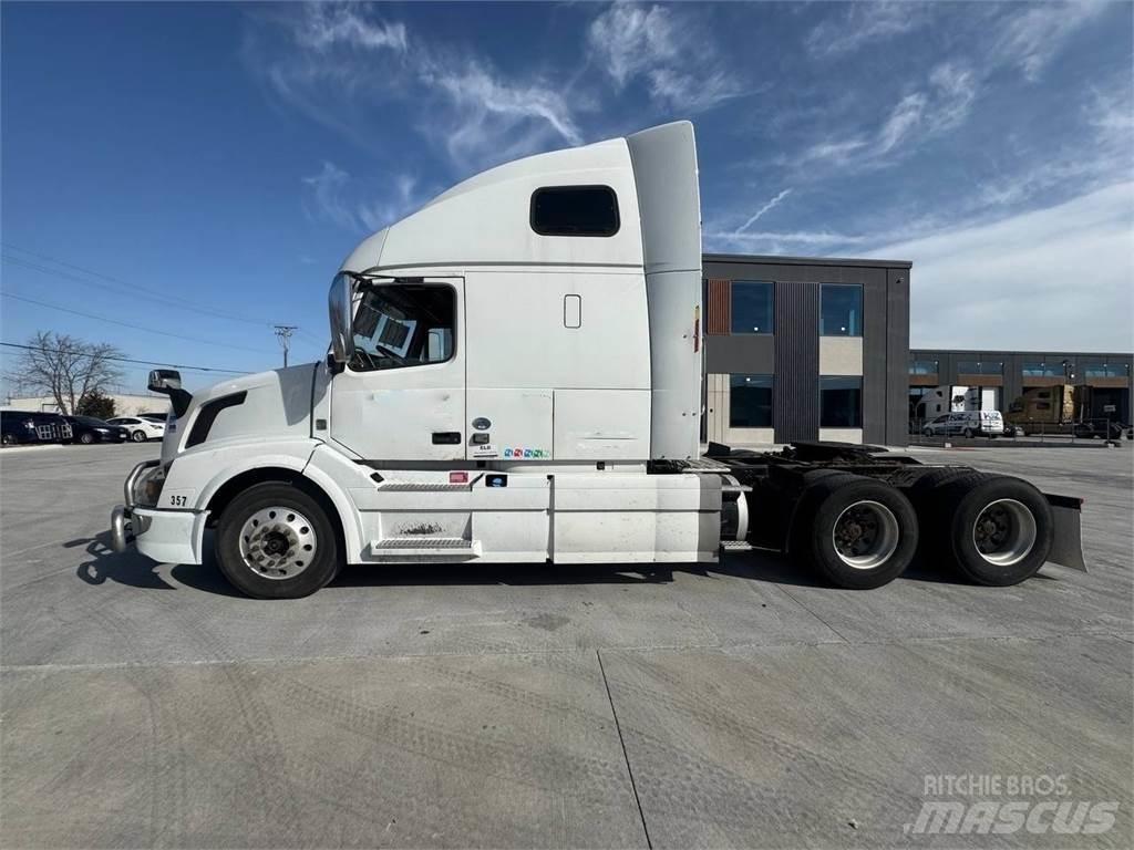 Volvo VNL670 Naudoti vilkikai