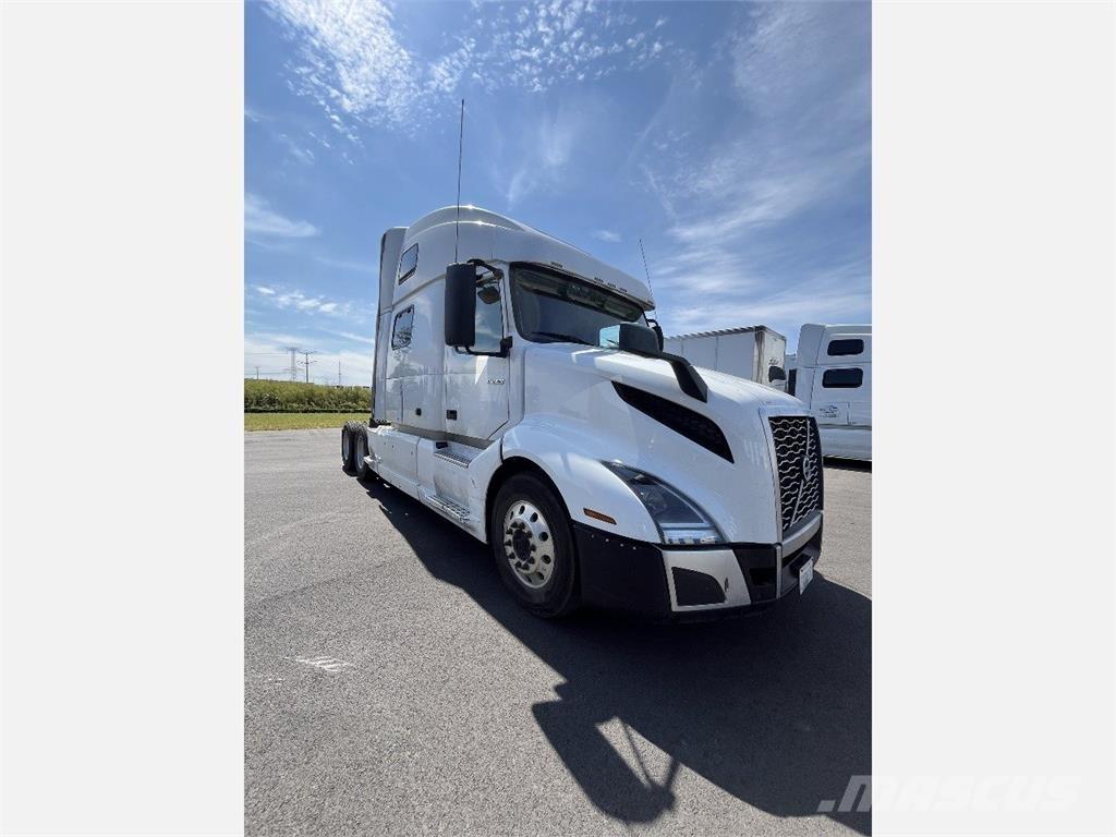 Volvo VNL860 Naudoti vilkikai