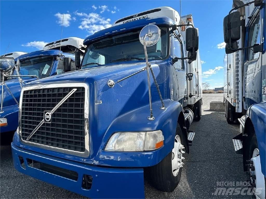 Volvo VNM64T200 Vilkikai šaldytuvai