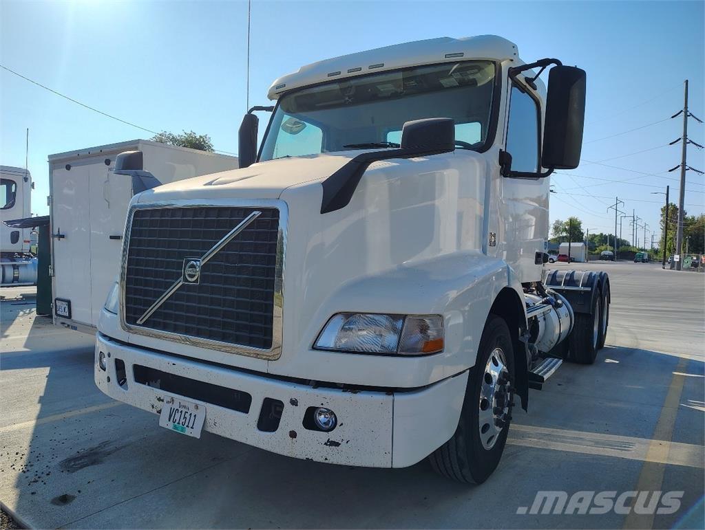 Volvo VNM64T200 Naudoti vilkikai