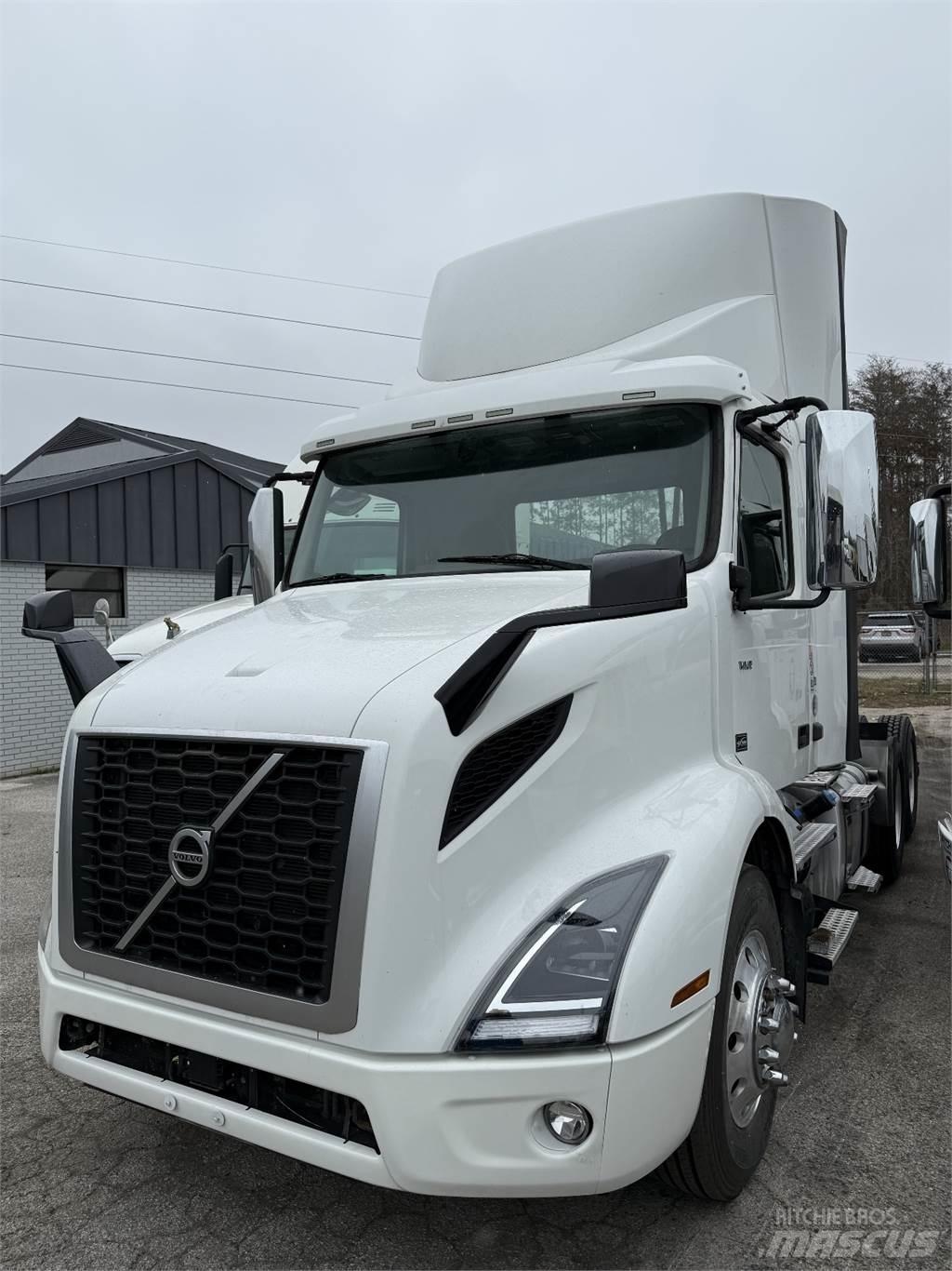 Volvo VNR64T300 Naudoti vilkikai