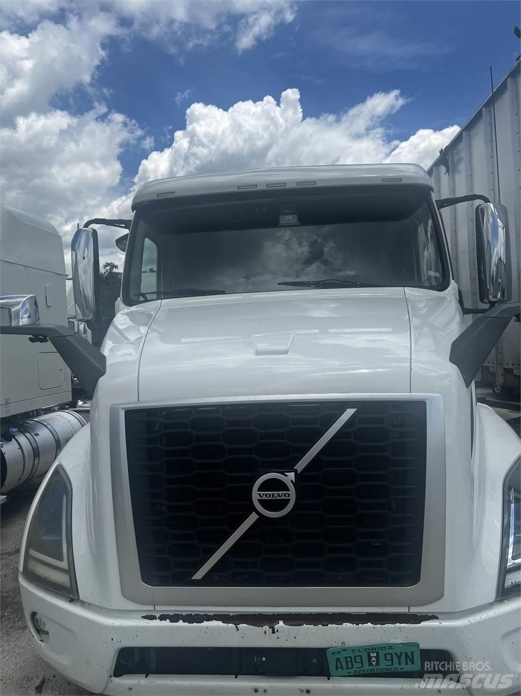 Volvo VNR64T640 Naudoti vilkikai