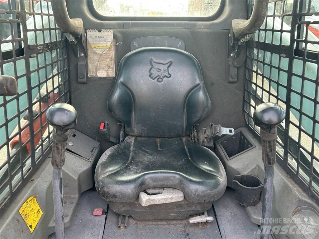 Bobcat S530 Krautuvai su šoniniu pasukimu