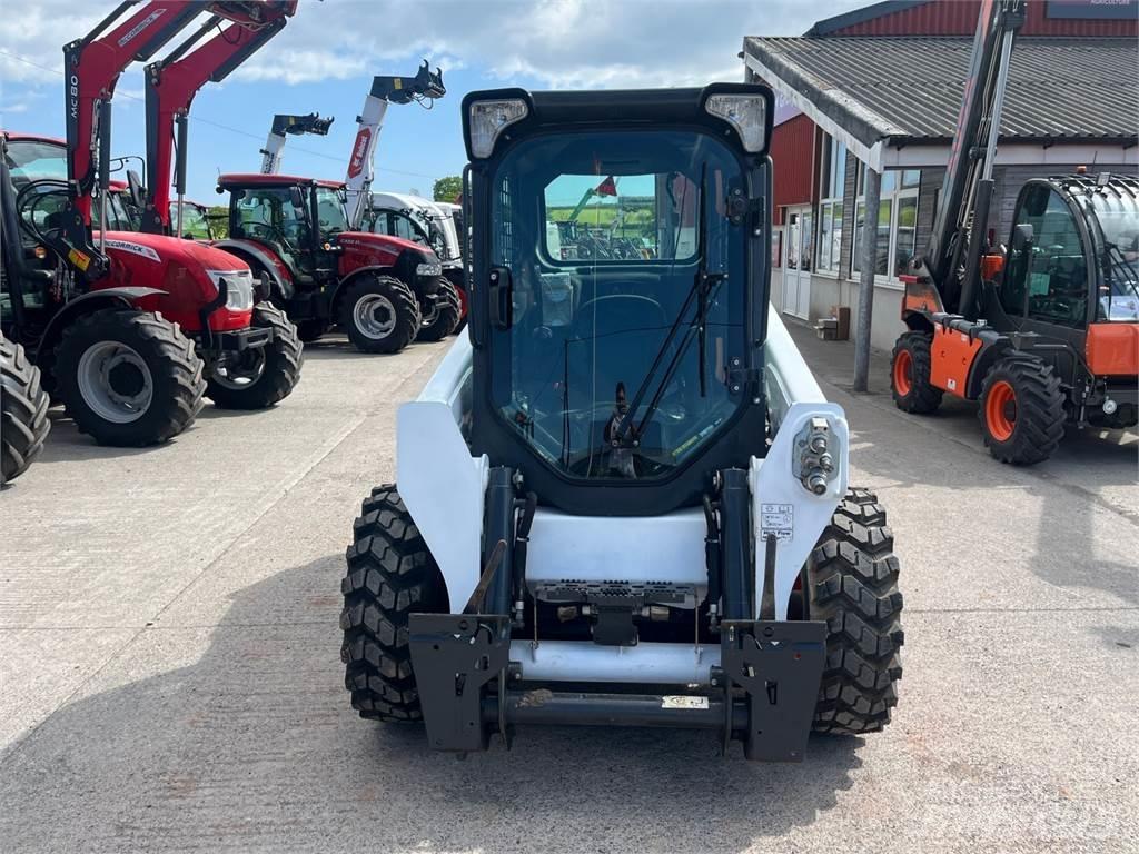 Bobcat S550 Krautuvai su šoniniu pasukimu