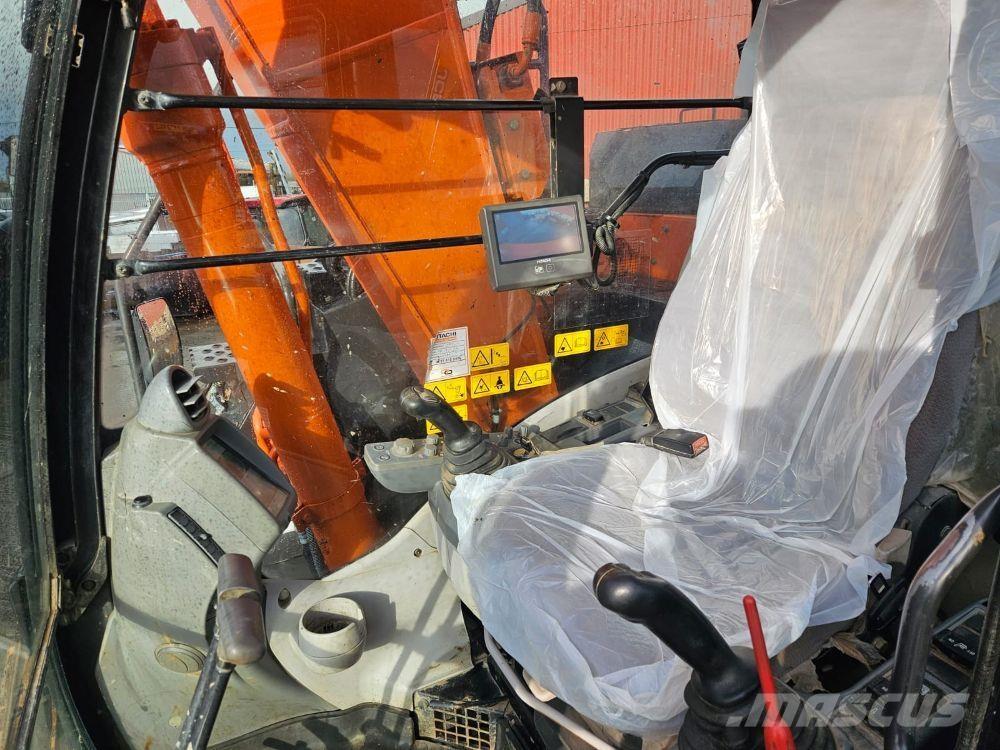 Hitachi ZX135 Vikšriniai ekskavatoriai