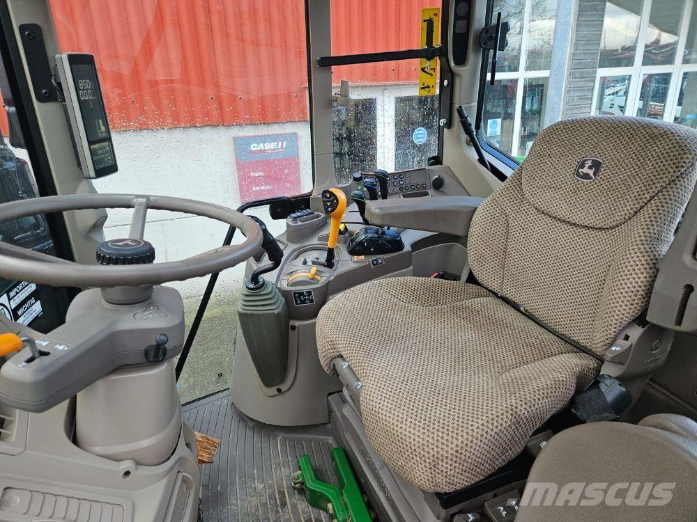 John Deere 6120M Traktoriai