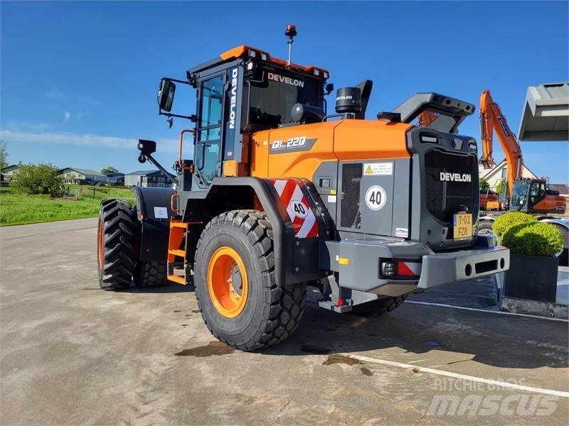 Develon DL220-7 Naudoti ratiniai krautuvai