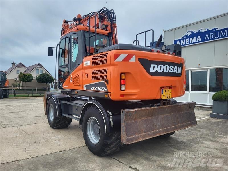 Doosan DX140W-5 Ratiniai ekskavatoriai