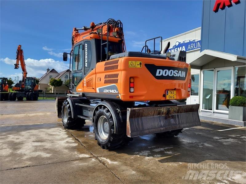 Doosan DX140W-5 Ratiniai ekskavatoriai