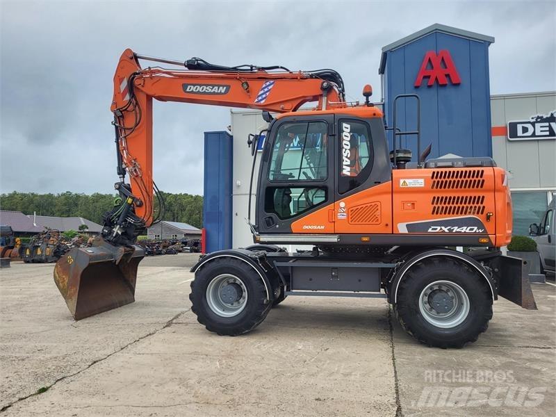 Doosan DX140W-5 Ratiniai ekskavatoriai