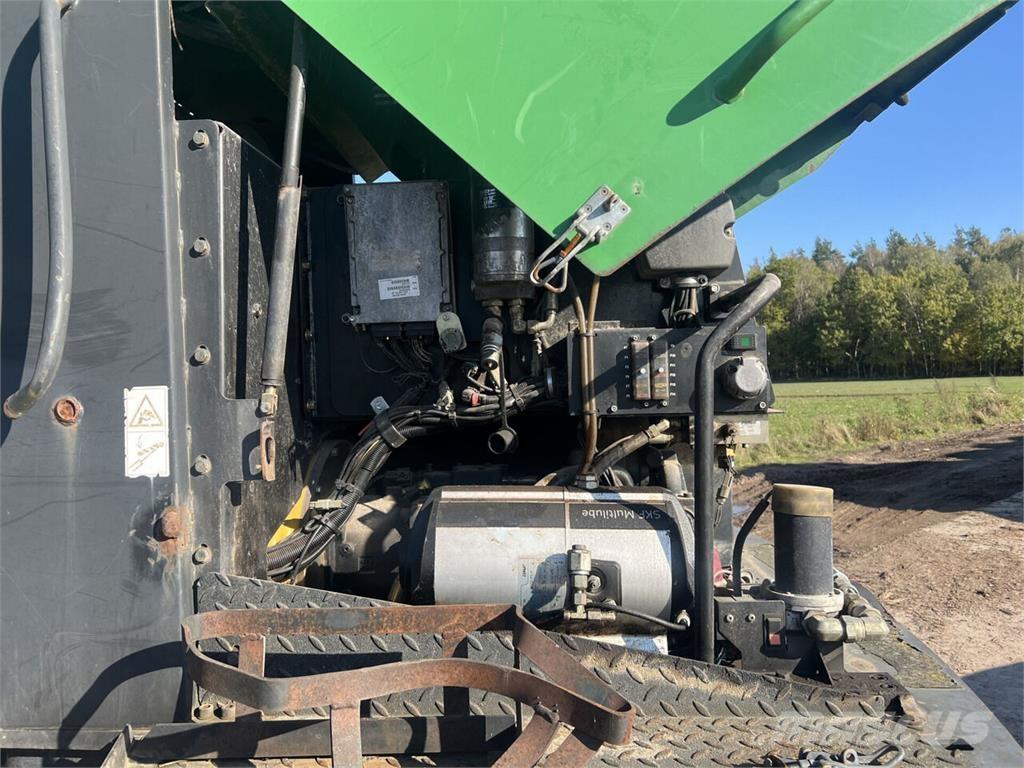 John Deere  Miško technika (Harvesteriai)