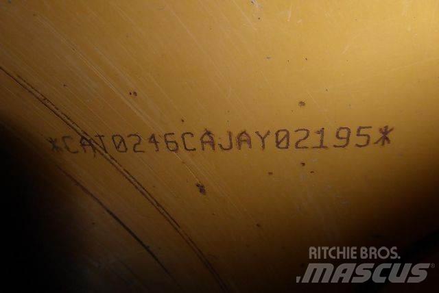 CAT 246C Krautuvai su šoniniu pasukimu