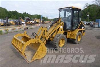 CAT 902 Naudoti ratiniai krautuvai