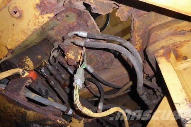 CAT IT28F Naudoti ratiniai krautuvai