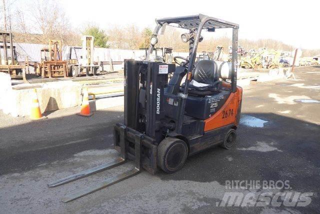 Doosan GC25E-5 Šakiniai krautuvai - Kita