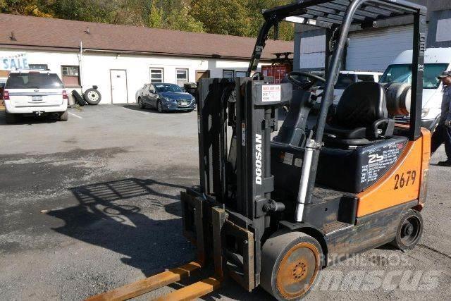 Doosan GC25E-5 Šakiniai krautuvai - Kita