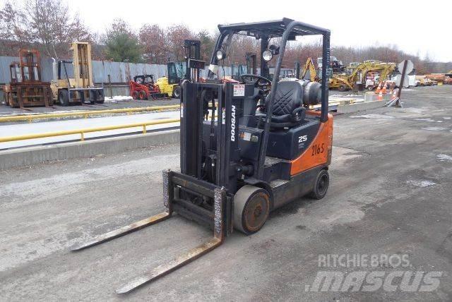 Doosan GC25P-5 Šakiniai krautuvai - Kita