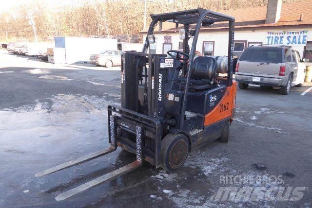 Doosan GC25P-5 Šakiniai krautuvai - Kita