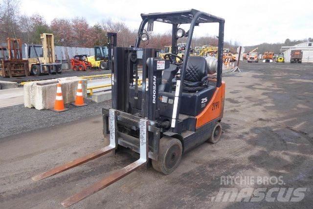 Doosan GC25P-5 Šakiniai krautuvai - Kita