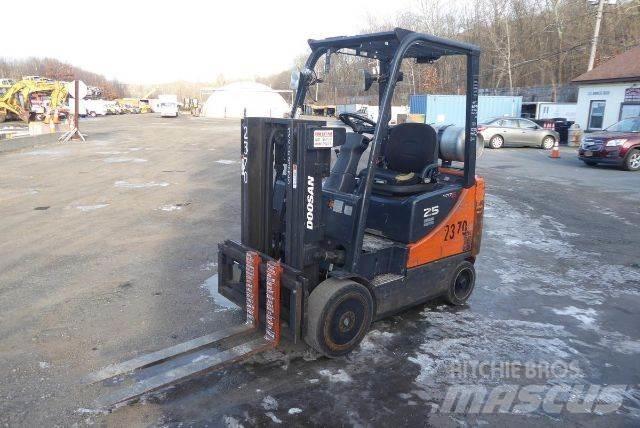 Doosan GC25P-5 Šakiniai krautuvai - Kita
