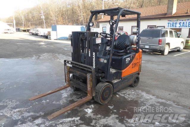 Doosan GC25P-5 Šakiniai krautuvai - Kita