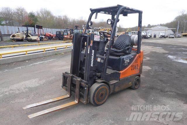Doosan GC25P-5 Šakiniai krautuvai - Kita