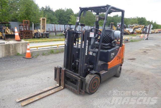Doosan GC25P-5 Šakiniai krautuvai - Kita