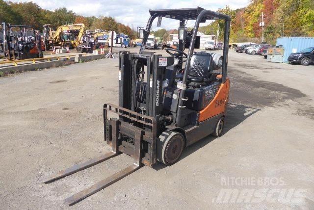 Doosan GC25P-5 Šakiniai krautuvai - Kita