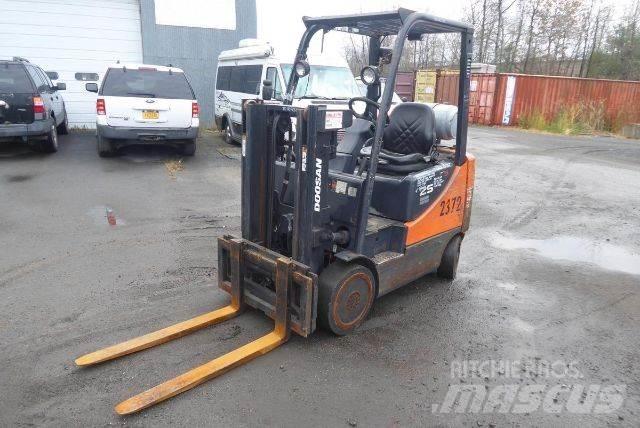 Doosan GC25P-5 Šakiniai krautuvai - Kita