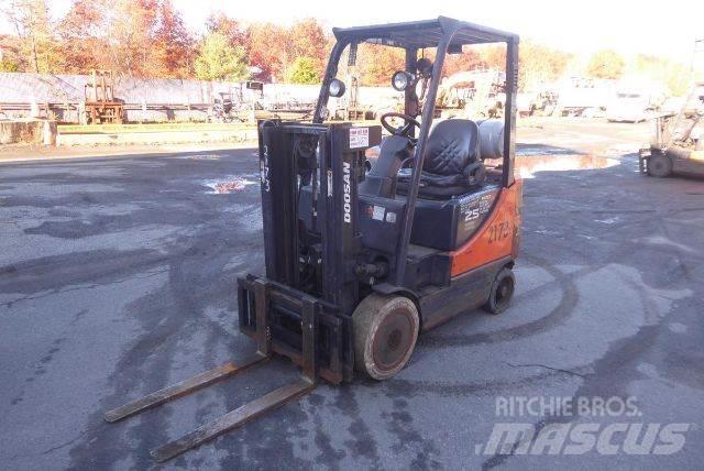 Doosan GC25P-5 Šakiniai krautuvai - Kita
