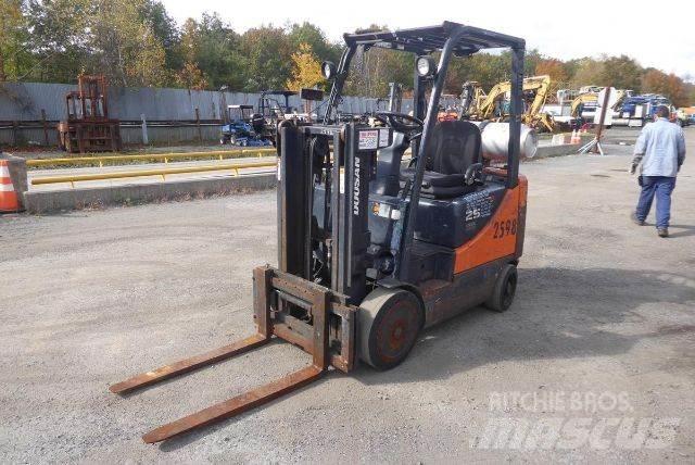 Doosan GC25P-5 Šakiniai krautuvai - Kita