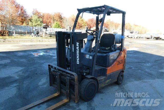 Doosan GC25P-5 Šakiniai krautuvai - Kita