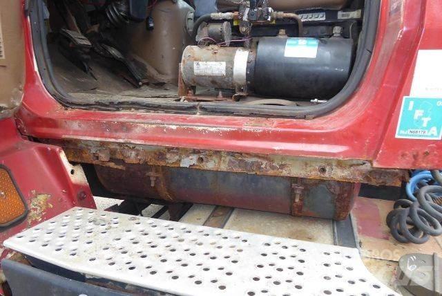 Ford L9000 Važiuoklė su kabina