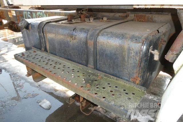 Hino 145 Važiuoklė su kabina