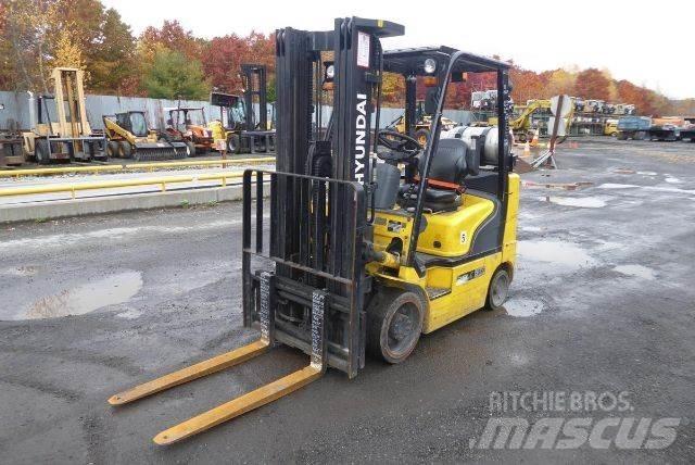 Hyundai 25LC-7A Šakiniai krautuvai - Kita