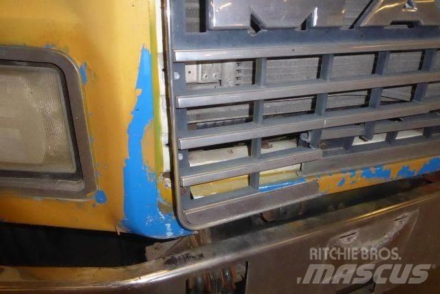 Mack CH613 Važiuoklė su kabina