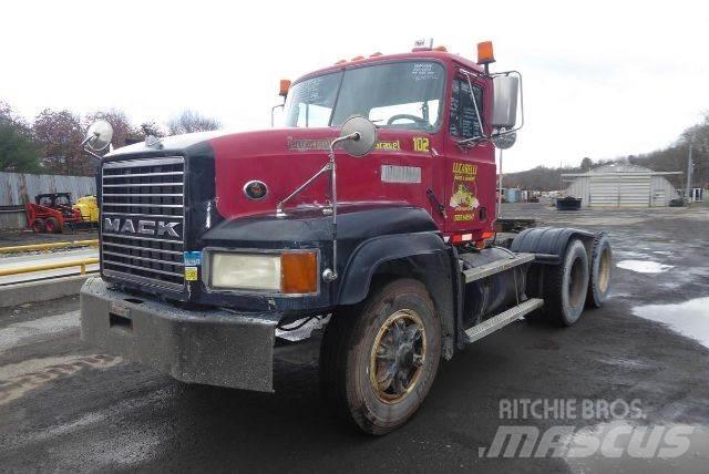 Mack CL713 Važiuoklė su kabina