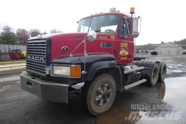 Mack CL713 Važiuoklė su kabina