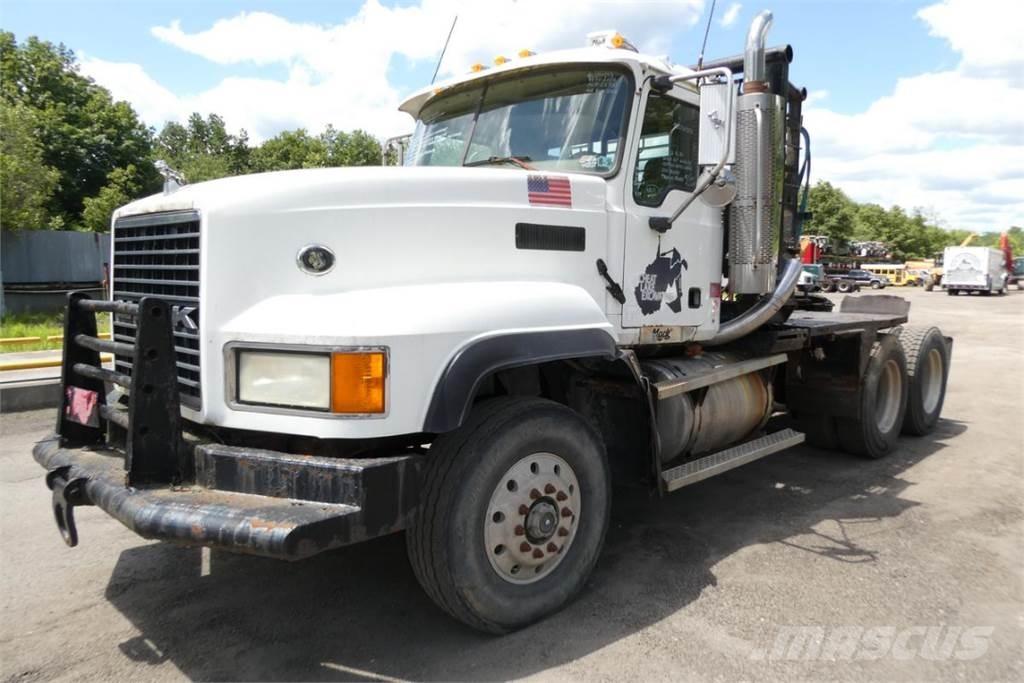 Mack CL733 Važiuoklė su kabina