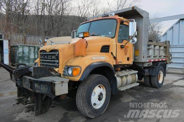 Mack CV712 Savivarčių priekabų vilkikai