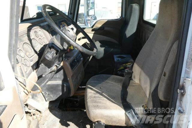 Mack CV713 Važiuoklė su kabina