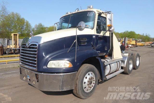 Mack CXN613 Važiuoklė su kabina