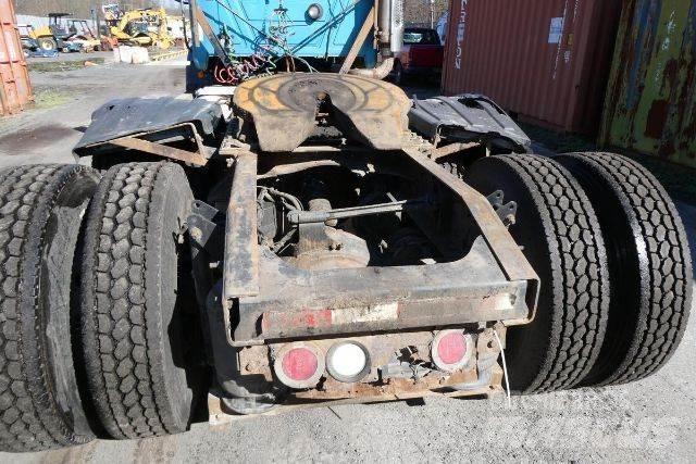 Mack CXN613 Važiuoklė su kabina