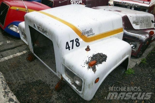 Mack R690T Transportas - Kita