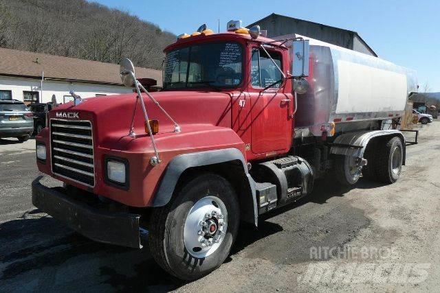 Mack RD690P Automobilinės cisternos