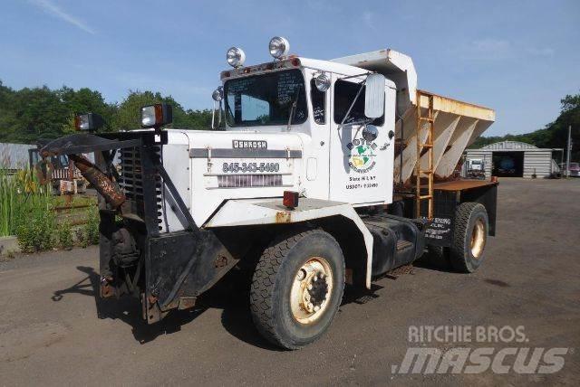 Oshkosh P18232 Važiuoklė su kabina