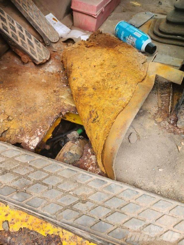 Sterling L8500 Savivarčių priekabų vilkikai