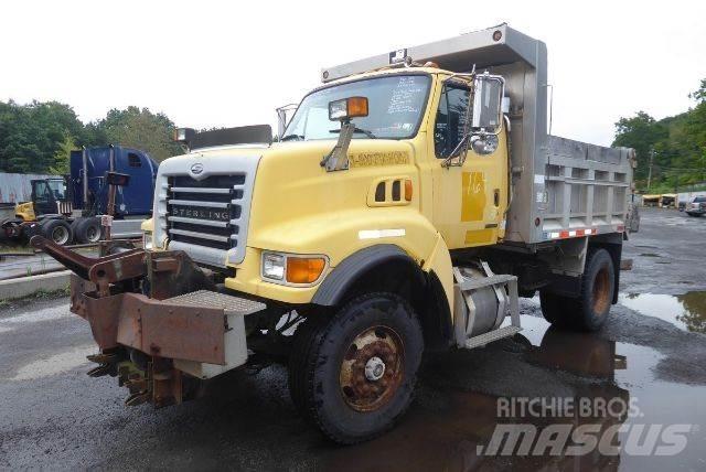 Sterling L8500 Savivarčių priekabų vilkikai